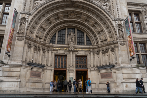 The front entrance of the Victoria and Albert Museum
